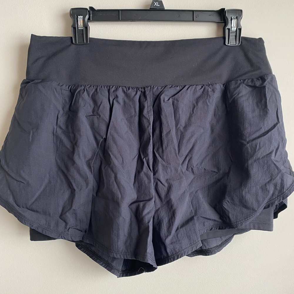 All In Motion Women’s Woven High Rise Flutter Shorts 3” Inseam Size XL Black